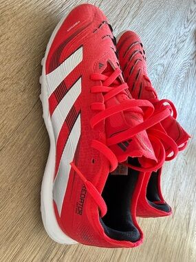 adidas Predator turfs, size 6.5 M /8 W